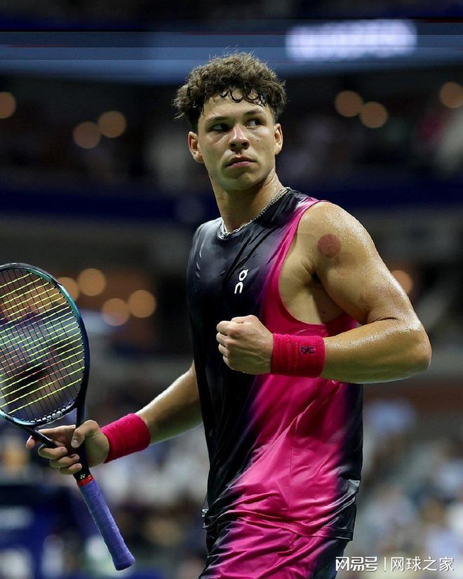 看台仍空 看台仍空